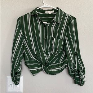 🔹pinstripe crop shirt🔹